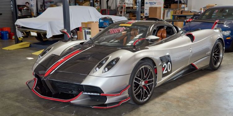 Robin Grove, la historia detrás de la mujer que mueve los carros de los multimillonarios