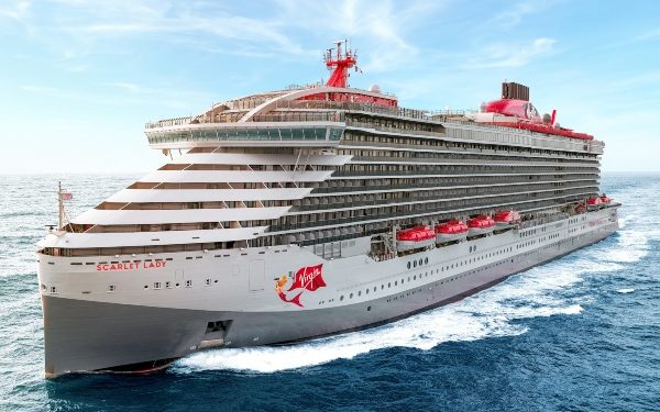 Scarlet Lady ofrece servicio relajado en su retorno a los viajes