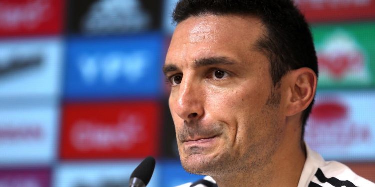 Se confirmaron dos bajas para el partido de la Selección Argentina ante Bolivia: Aston Villa confirmó que Emiliano Martínez y Emiliano Buendía no podrán estar en el Monumental