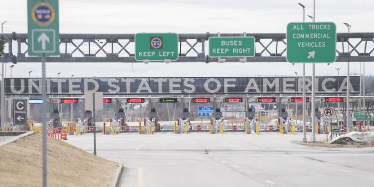 Sigue prohibición de viajes no esenciales por fronteras México y Canadá- La Noticia