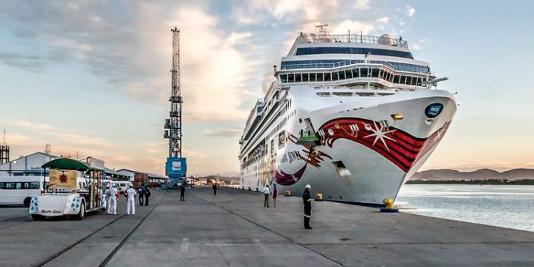 Sinaloa y BCS navegan juntos para detonar turismo de cruceros: Rubén Rocha Moya