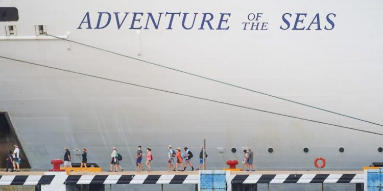 Tras la tormenta vuelve el turismo de cruceros a Cozumel