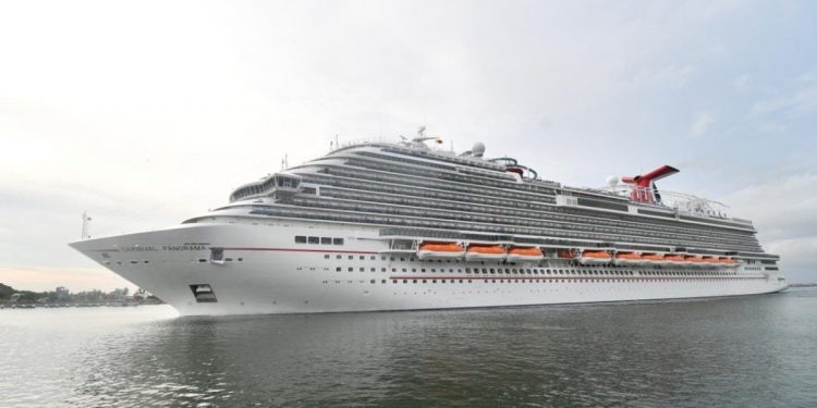 Turistas de crucero, felices de llegar a Mazatlán, Sinaloa