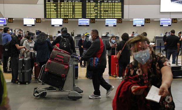 La oficina de Migraciones atiende en diferentes puntos, entre los que figura el aeropuerto Jorge Chávez . (Foto: Leandro Britto / GEC)