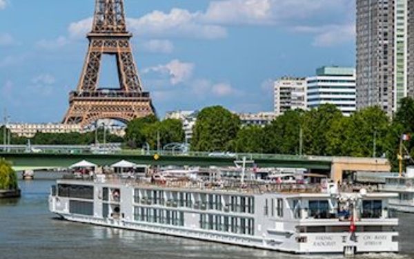 Viking retoma viajes por río en Francia con vista a la Torre Eiffel
