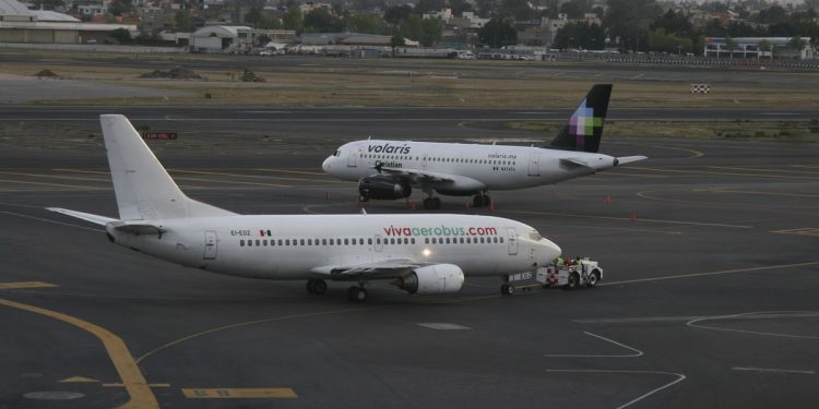 Viva Aerobus y Volaris encabezan recuperación de aerolíneas nacionales – El Financiero