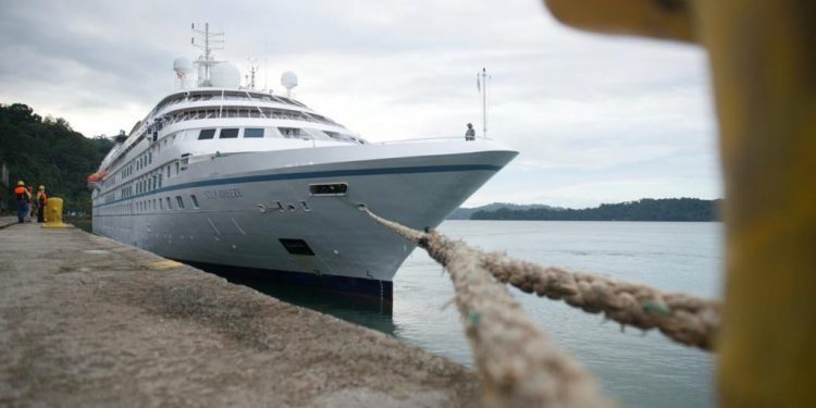Primer crucero con turistas arribó a Golfito tras 17 meses de cierre por pandemia