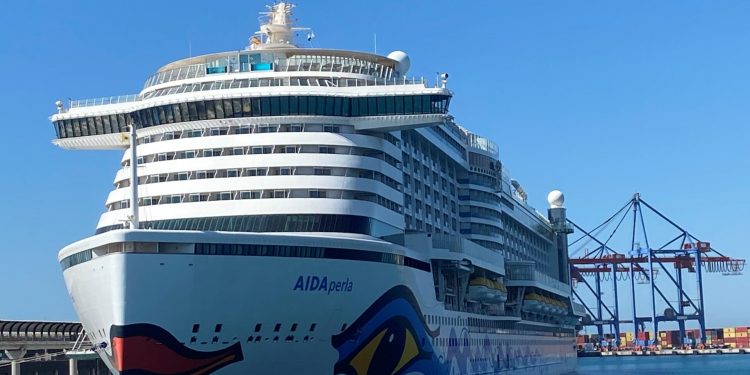 El Puerto de Málaga recibe tres cruceros en un mismo día