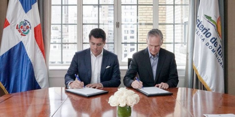 Collado firma acuerdos con líneas aéreas y tour operadores en Estados Unidos - Spanish Version