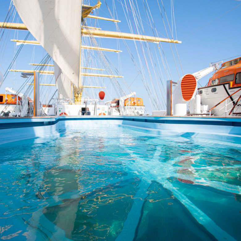 Los cruceros a vela, seguramente los más elegantes que se puedan ver en los mares del mundo, están viviendo un boom de resurrección gracias al regreso de los viajes post-pandemia.