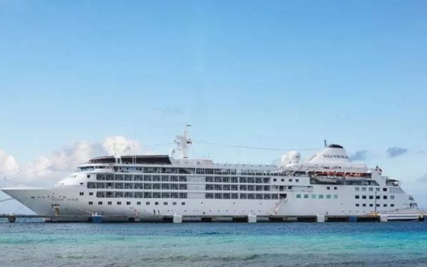 Desde terminales de Punta Arenas y Puerto Williams será reinicio de Silversea a la Antártida