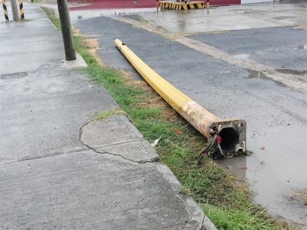 Se queda crucero de Bulevar Hidalgo sin semáforo; es un peligro transitar Se queda crucero de Bulevar Hidalgo sin semáforo; es un peligro transitar