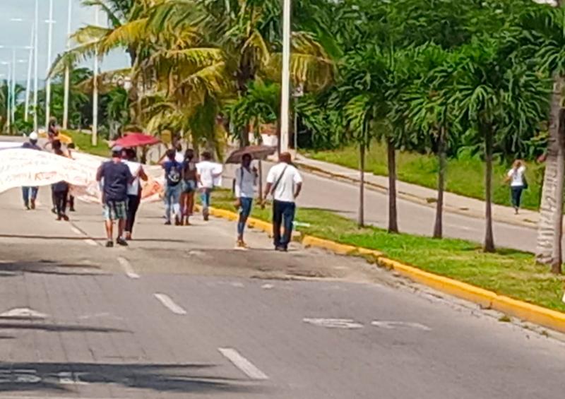 02-Manifestación-de-chofereres-en-Vallarta Cerrarán crucero de Sams
