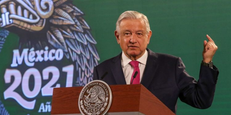 AMLO dice que no expulsará a los integrantes de Vox