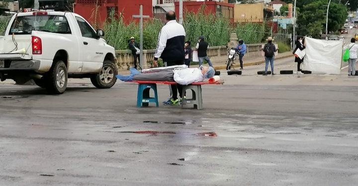 Agremiados al Sityps bloquean el crucero de fonapas, exigen atención del gobierno (08:48 h) ‹ ADN – Agencia Digital de Noticias Sureste