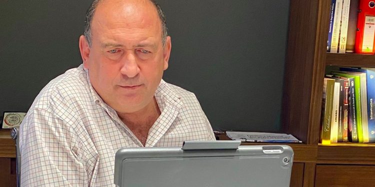 Altos Hornos de México pagó 131 viajes y viáticos a Rubén Moreira