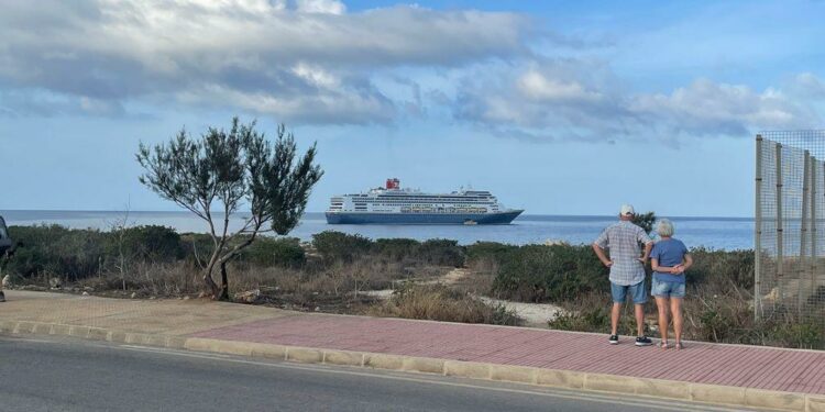 Ciutadella acoge tres años después la escala de un crucero