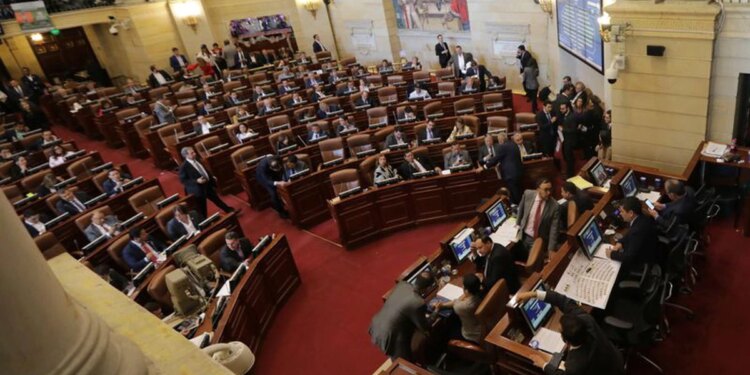 Congresistas tendrían que regresar dinero que no usaron por viajes y desplazamiento en pandemia