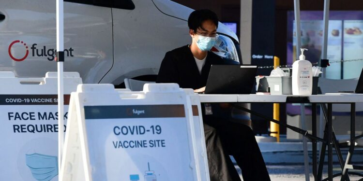 Coronavirus en España en directo hoy: tercera dosis y fin de las restricciones | Última hora