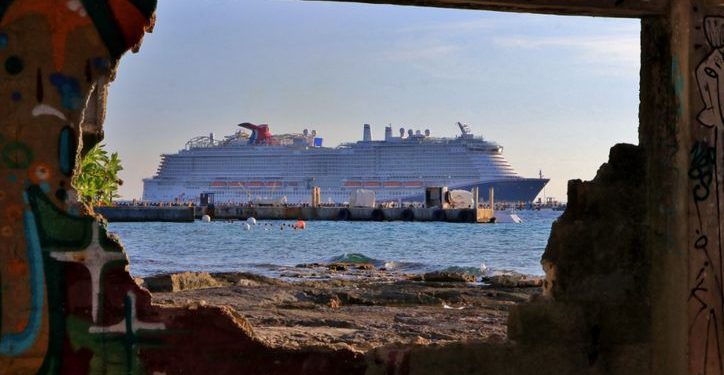 Cozumel protesta contra nuevo muelle y así salvar arrecifes de coral