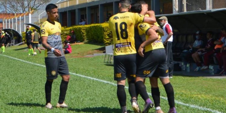 Crucero empató de local ante Defensores de Belgrano