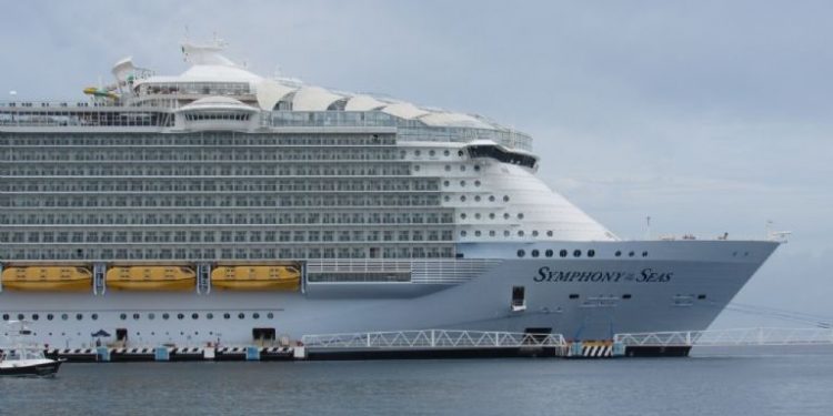 Cruceros arriban con más de cuatro mil turistas a Cozumel