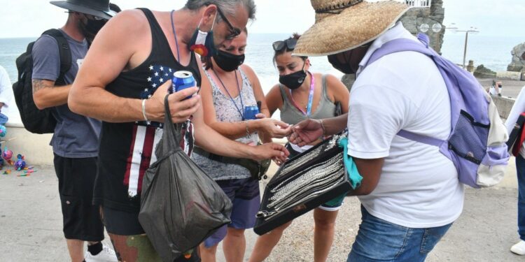 Cruceros no han sido redituables para vendedores de Mazatlán