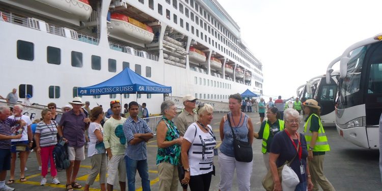 Cruceros, sin fecha de arribo en el Puerto de Manta