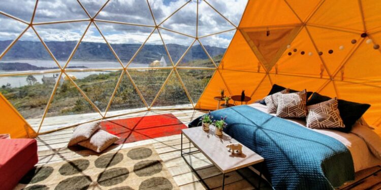 Cuatro tipos de alojamientos en la naturaleza para una aventura en familia