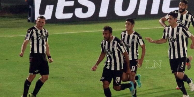 Diario HOY | Libertad, por dar el primer golpe en Brasil