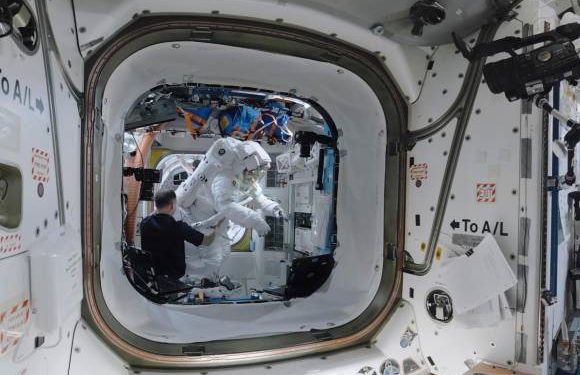 Disfrutan de ‘viajes turísticos’ al espacio por Realidad Virtual con Space Explorers
