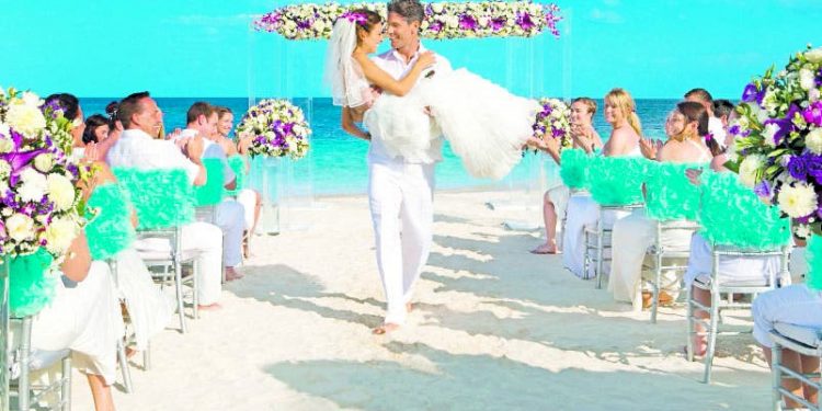 AMResorts lanza AMR Collection