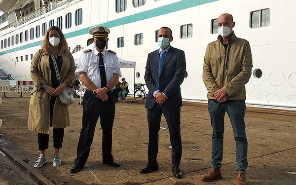 El Puerto de Ferrol recupera el tráfico de cruceros con el buque Artania