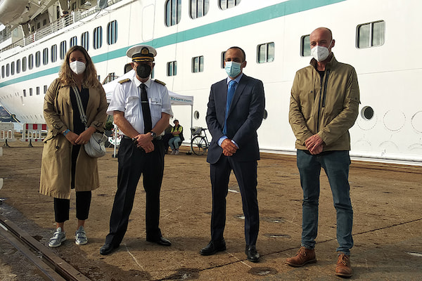 El Puerto de Ferrol recupera el tráfico de cruceros con el buque Artania