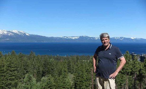 El experto en viajes Yogan Cory advierte que quienes hayan sido vacunados con AstraZeneca no serán bienvenidos en Estados Unidos