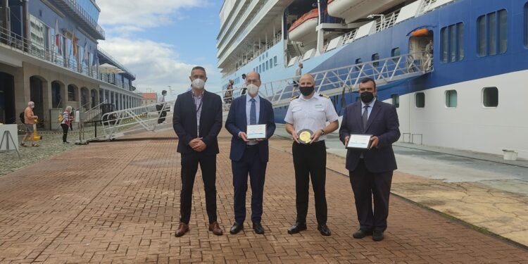 El puerto de Vigo también se suma al "festín" de cruceros