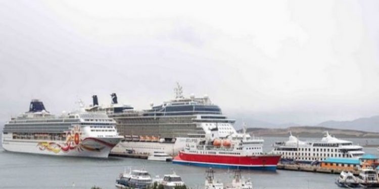 Empresa de cruceros abandona Ushuaia y muda sus operaciones a Puerto Willians y Punta Arenas