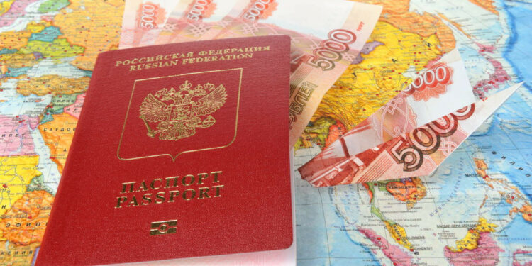 Empresas rusas ofrecen viajes para vacunarse en el extranjero