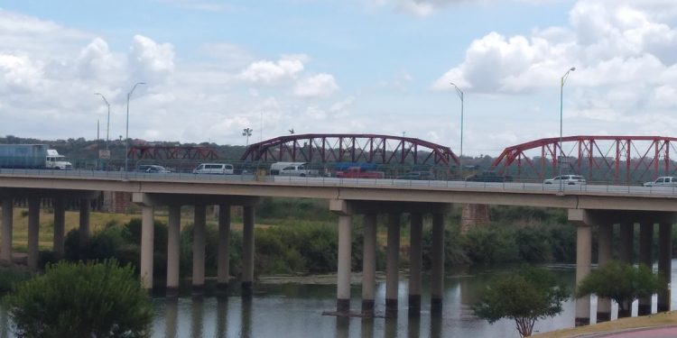 Analizan funcionamientos de Puentes Internacionales.
