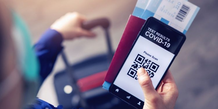 Estos son los países con riesgo más alto de COVID para viajar, según los CDC