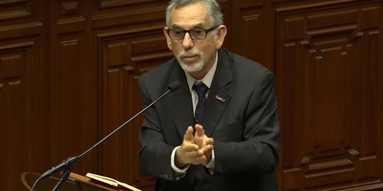 Francke: “Los funcionarios públicos no tenemos por qué viajar en primera clase” | PERU