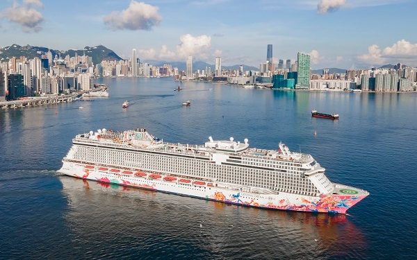 Genting Dream completa primer mes de viajes en Hong Kong