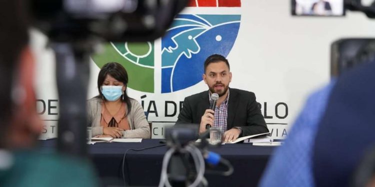 Gobierno presenta decretos que buscan regularizar la situación de más de 3.500 migrantes en el país