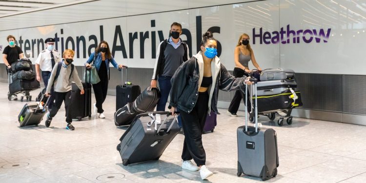 Heathrow cae del primero al décimo puesto de los aeropuertos europeos