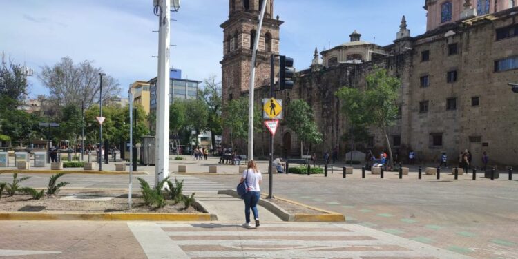 Intervienen crucero en Guadalajara ante riesgo que implicaba a peatones