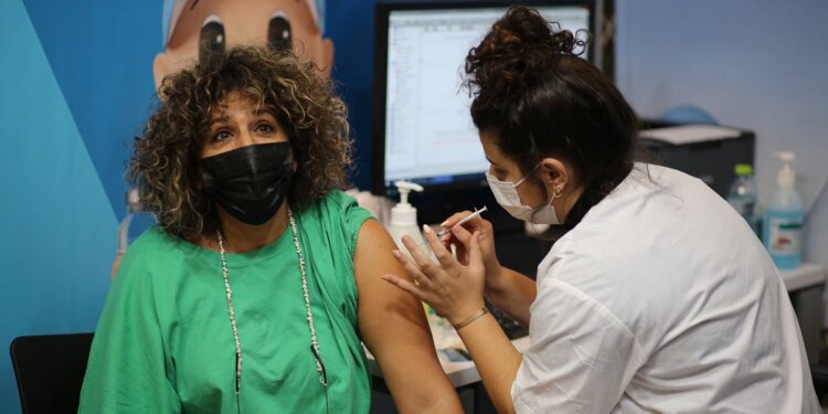 Israel y la Unión Europea acuerdan reconocimiento mutuo de certificados de vacunación COVID