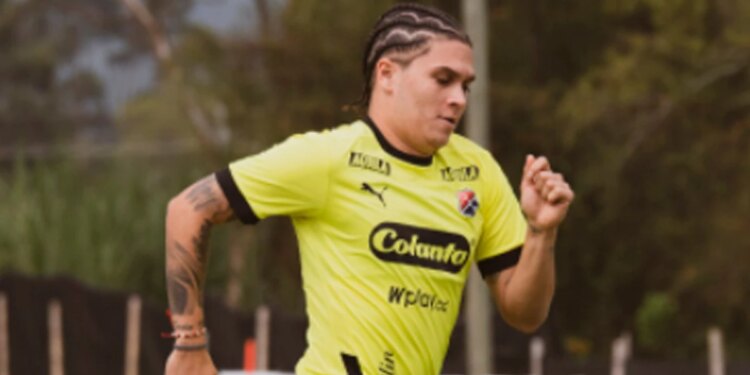 Juanfer Quintero volvió a entrenarse con el DIM pensando en la triple fecha eliminatoria de octubre