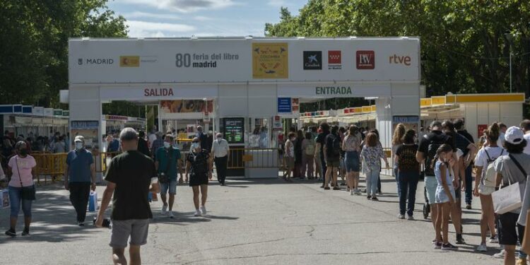 La Feria del Libro de Madrid llega a su segundo fin de semana con casi 133.000 visitantes