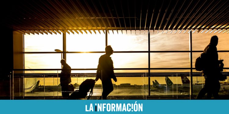 La demanda de viajes aéreos cae un 60% pero el tráfico nacional recupera el 85%