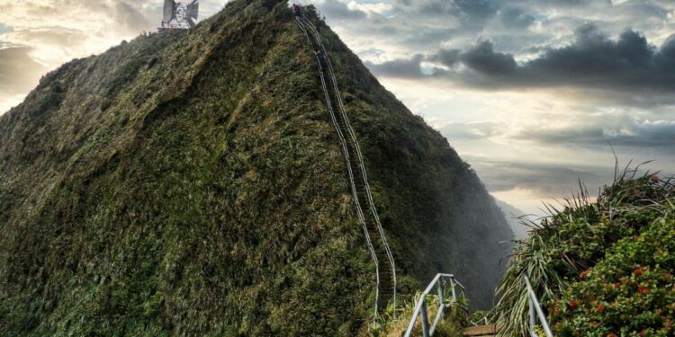 La famosa Escalera al cielo de Hawái será removida